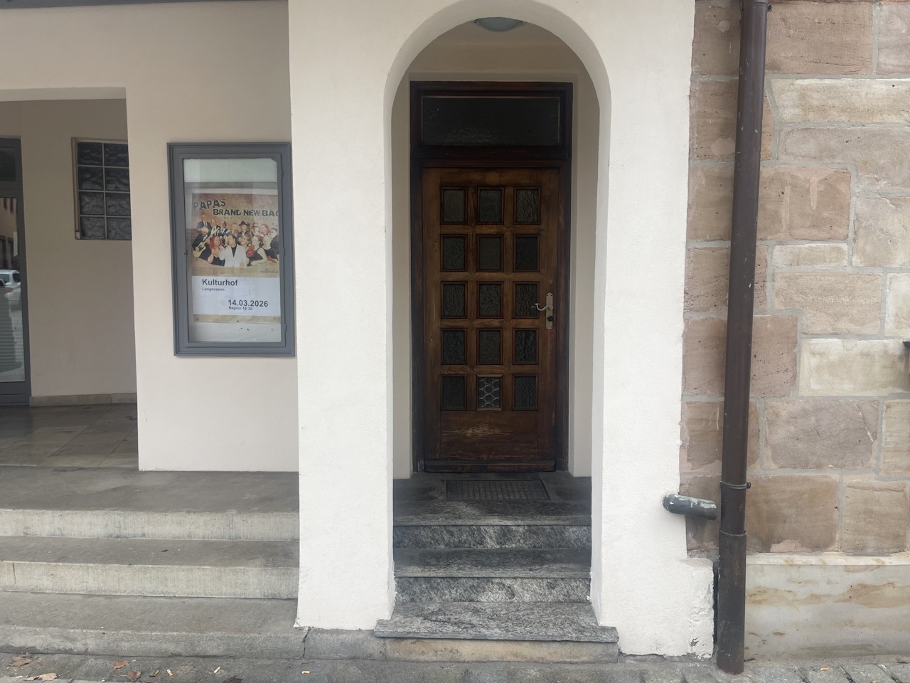 eingang_zum_alten_kino